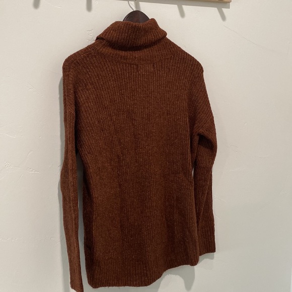 Old Navy Rust Knit Turtle Neck Sweater - Picture 6 of 7